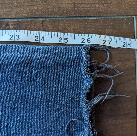 Levi's dark wash wedgie jeans size 26 - Picture 4 of 6